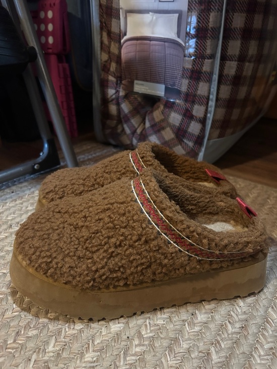UGG Shoes - UGG Sherpa Platform Slippers